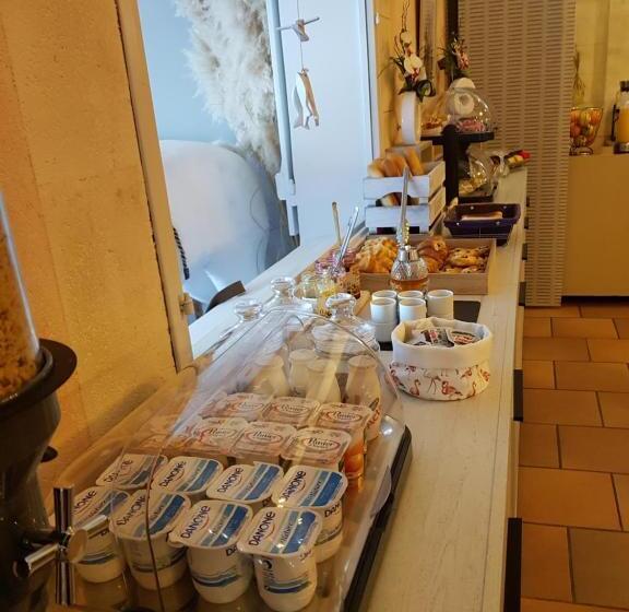 ホテル Logis Le Nid Du Pont De Gau