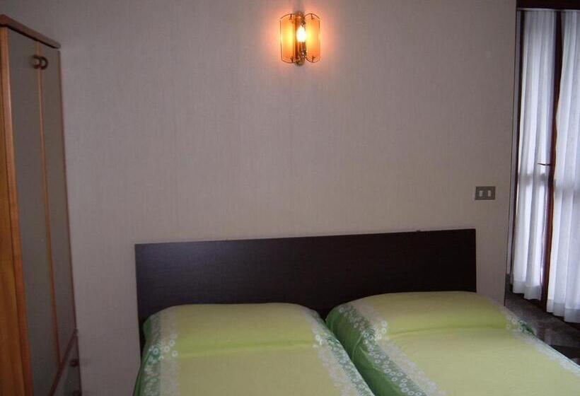 مُتل Albergo Luca