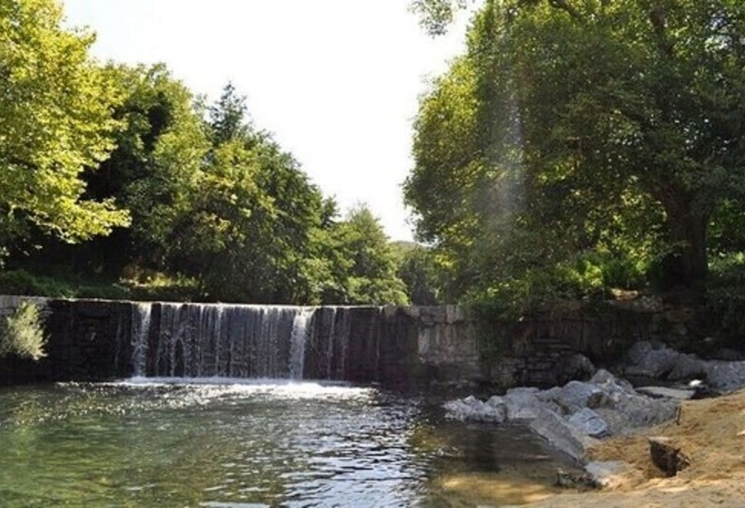 هتل Camping Les Cerisiers Du Jaur