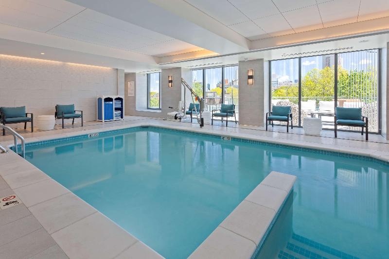 בית מלון כפרי Hilton Garden Inn Boston Brookline, Ma