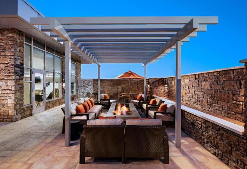 هتل Hyatt House Carlsbad