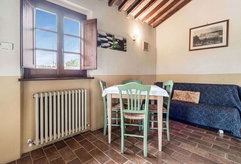 Quaint Cottage In Citta Della Pieve With Swimming Pool
