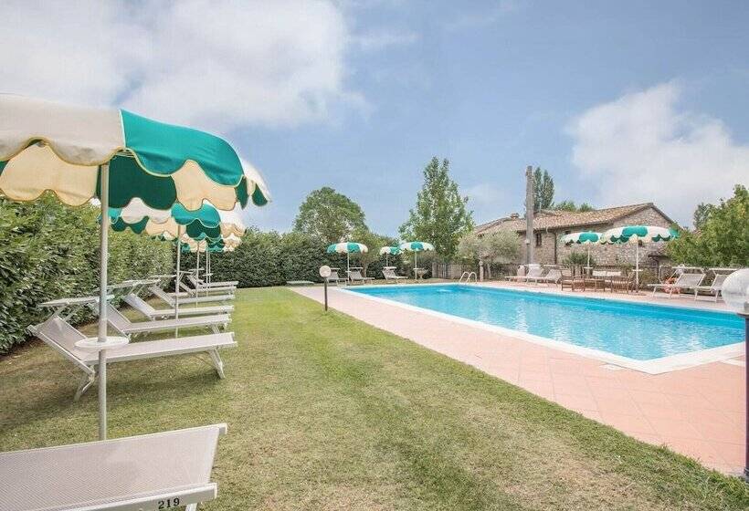 Quaint Cottage In Magione With Swimming Pool
