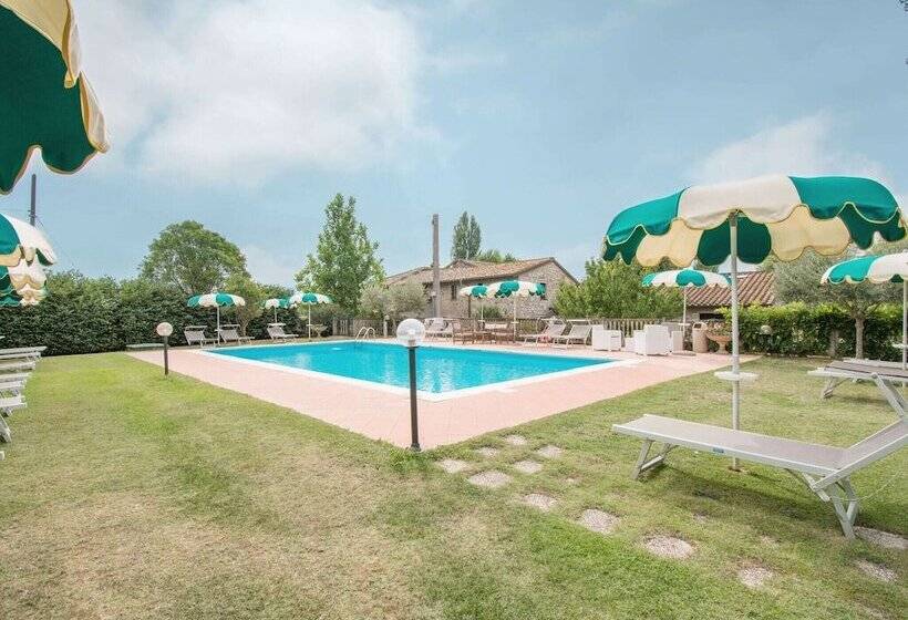 Quaint Cottage In Magione With Swimming Pool