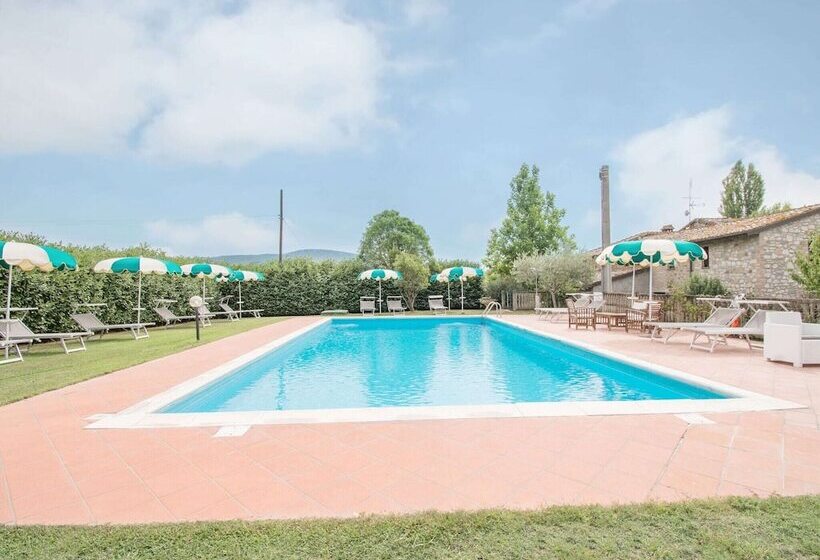 Quaint Cottage In Magione With Swimming Pool