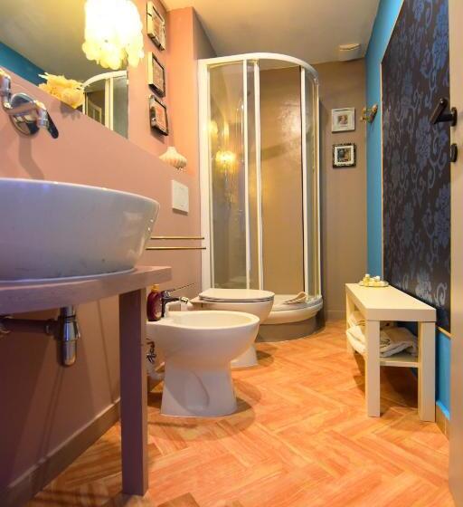 تختخواب و صبحانه A Casa Dell'artista Viki