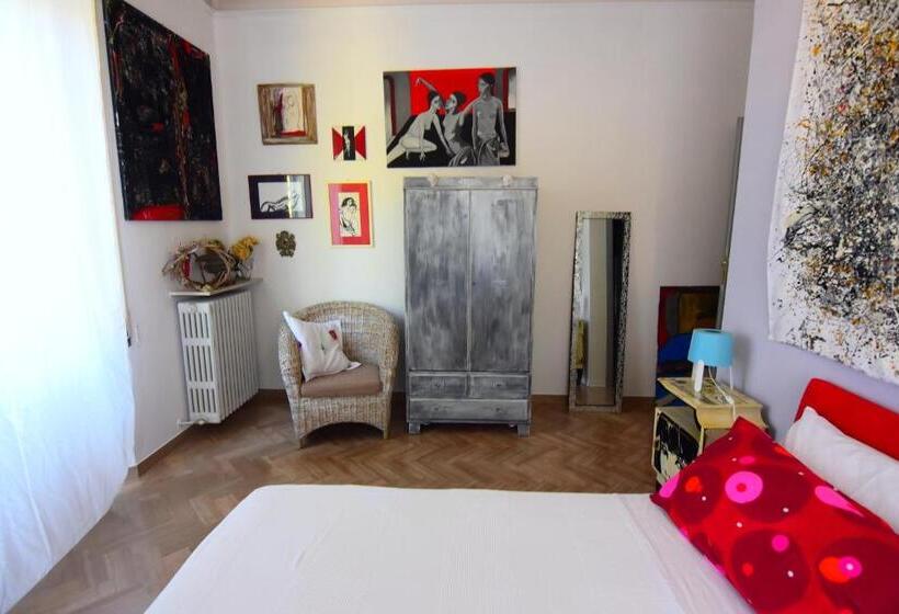 تختخواب و صبحانه A Casa Dell'artista Viki