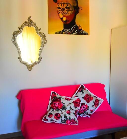 تختخواب و صبحانه A Casa Dell'artista Viki