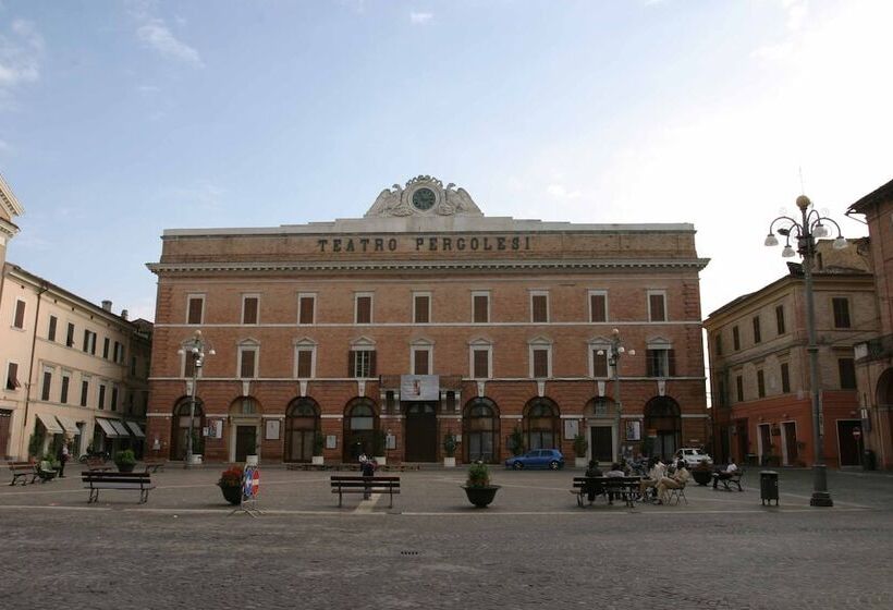 تختخواب و صبحانه A Casa Dell'artista Viki
