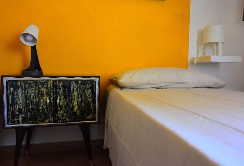 تختخواب و صبحانه A Casa Dell'artista Viki