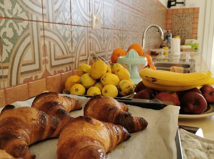 تختخواب و صبحانه Affittacamere Villa Antonio