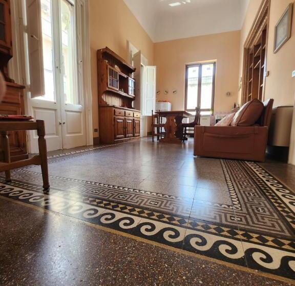 تختخواب و صبحانه Dimora Liberty