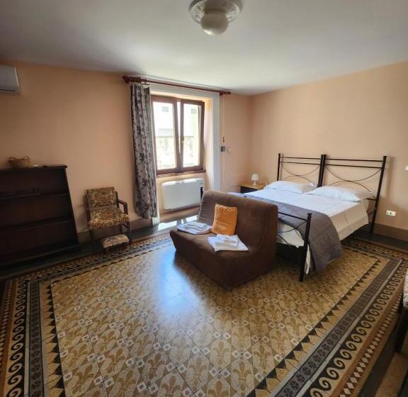 تختخواب و صبحانه Dimora Liberty