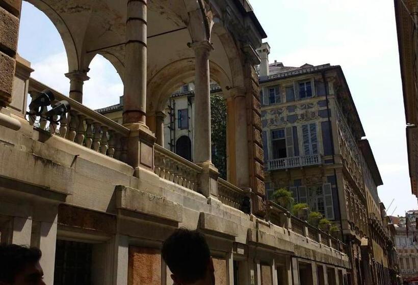 تختخواب و صبحانه L Americano Luxury Rooms