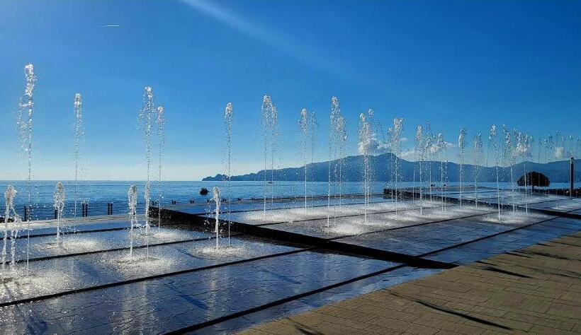 تختخواب و صبحانه L Americano Luxury Rooms