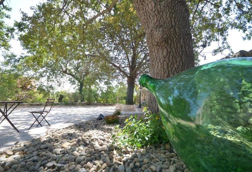 تختخواب و صبحانه Trulli Petra Chiara