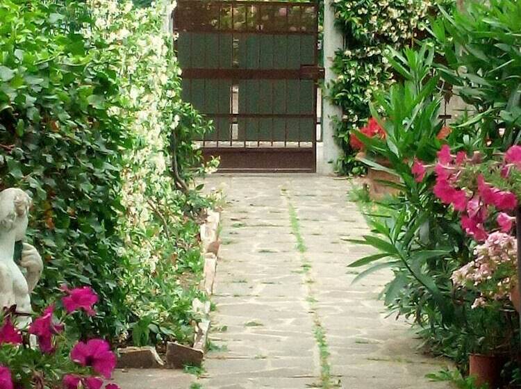 مبيت وإفطار Vali Chalet