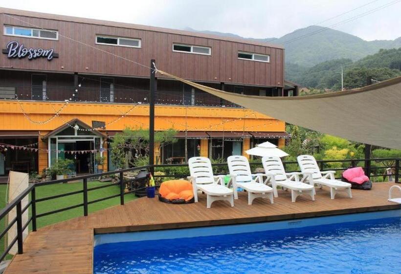 Blossom Pension