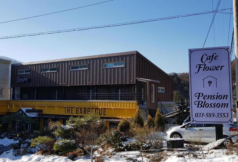 Blossom Pension
