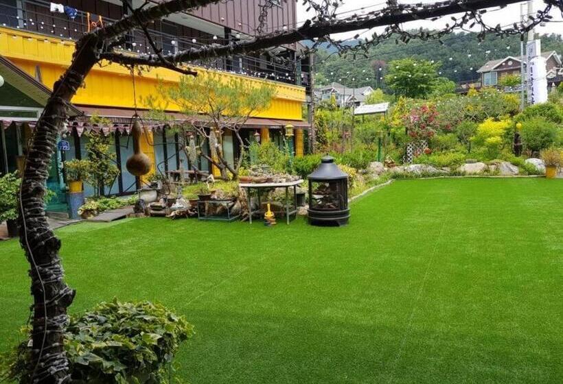 Blossom Pension