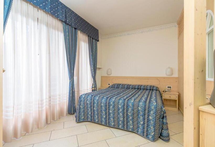 فندق Comano Cattoni Holiday