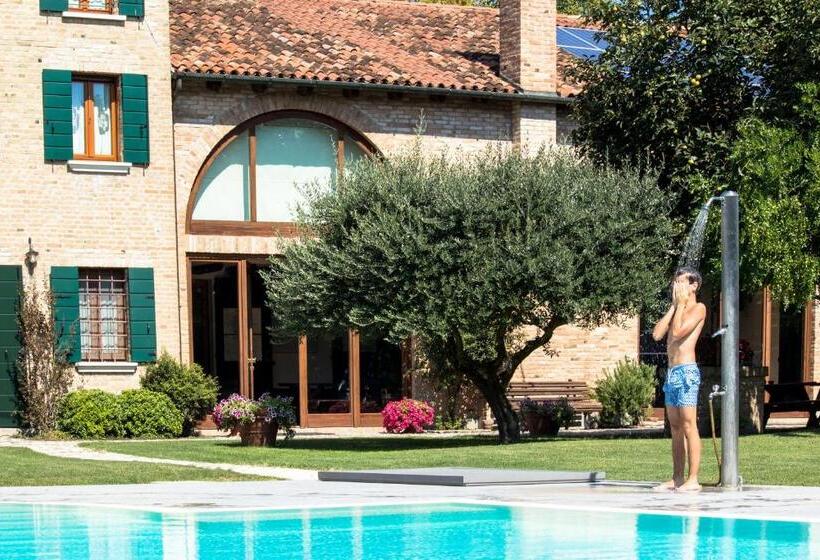 فندق ريفى Casolare La Quercia
