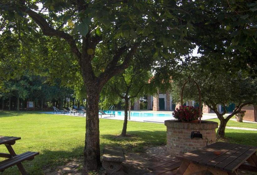 فندق ريفى Casolare La Quercia