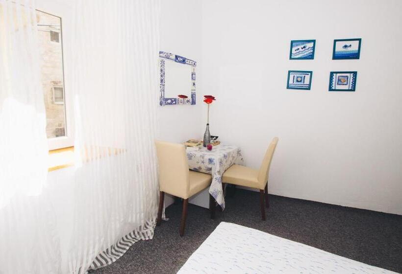 پانسیون Apartments And Rooms Ille