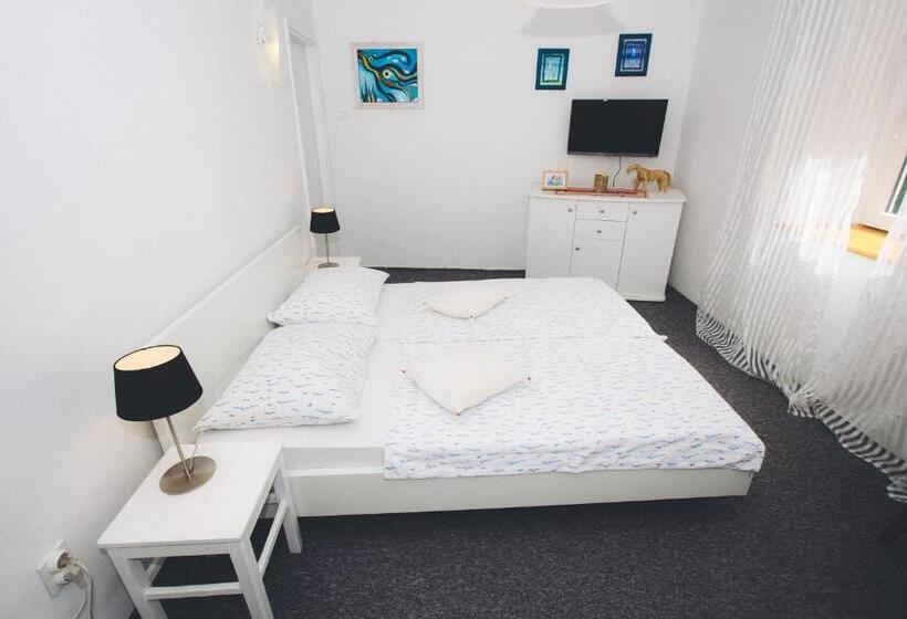 پانسیون Apartments And Rooms Ille
