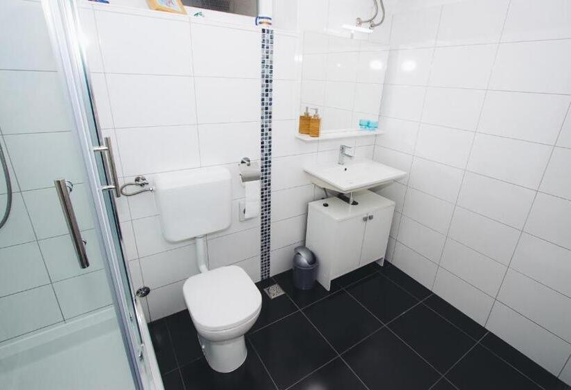 پانسیون Apartments And Rooms Ille