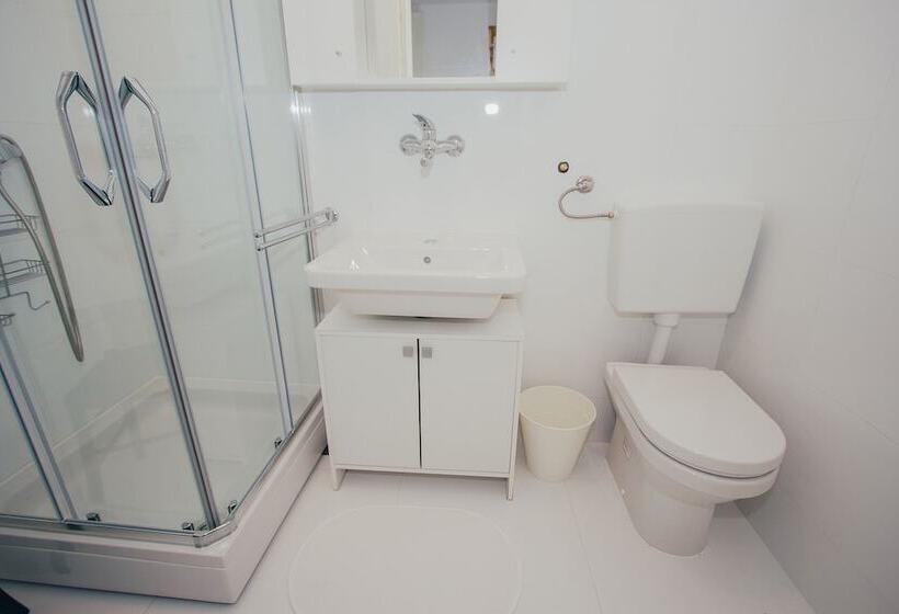 پانسیون Apartments And Rooms Ille