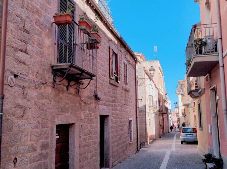 پانسیون La Promenade Rooms & Suites