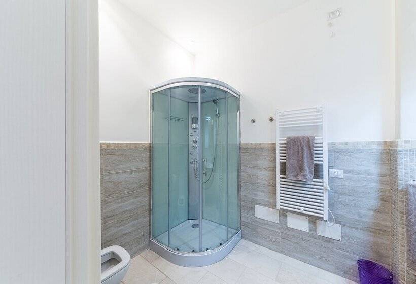 پانسیون La Promenade Rooms & Suites
