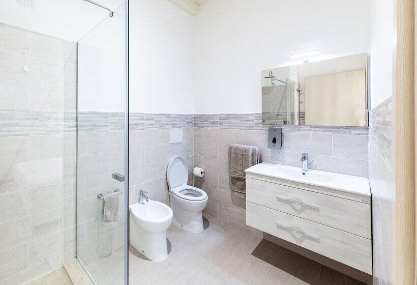 پانسیون La Promenade Rooms & Suites