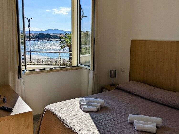 پانسیون La Promenade Rooms & Suites