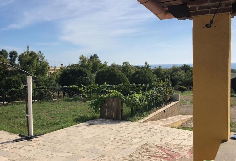 مبيت وإفطار Camilla House