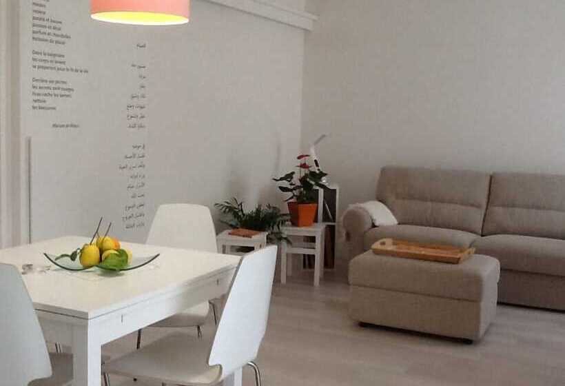 مبيت وإفطار Community Rooms & Wine