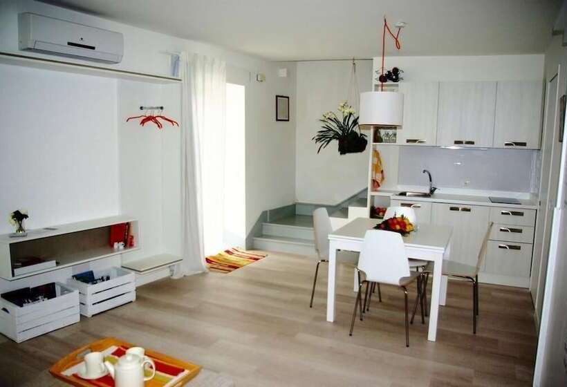 مبيت وإفطار Community Rooms & Wine