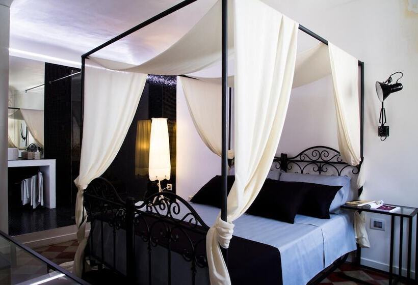 مبيت وإفطار Community Rooms & Wine