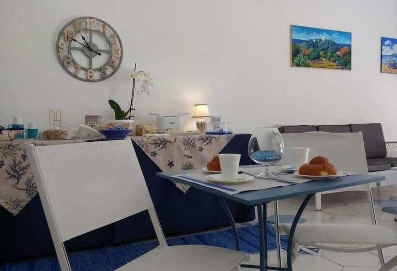 تختخواب و صبحانه I Colori Del Mare