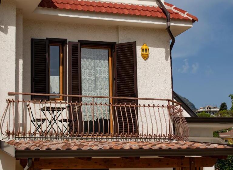 ベッドアンドブレックファースト L Arcadia