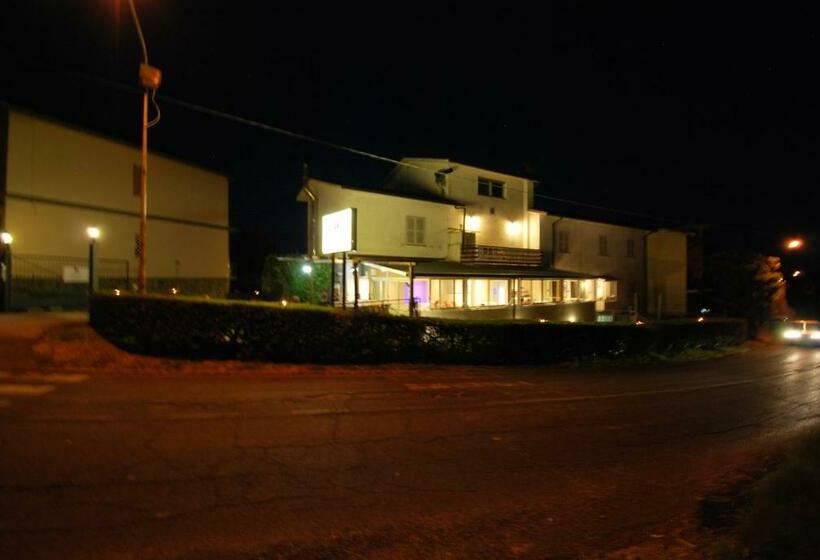 צימר & Ristorante L'angoletto In Selci