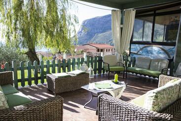تختخواب و صبحانه Villa Armonia