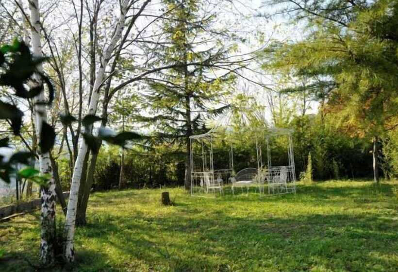 مبيت وإفطار Villa Eugenia