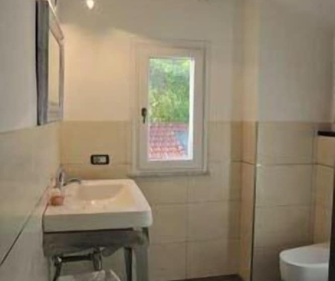 مبيت وإفطار Villa Eugenia