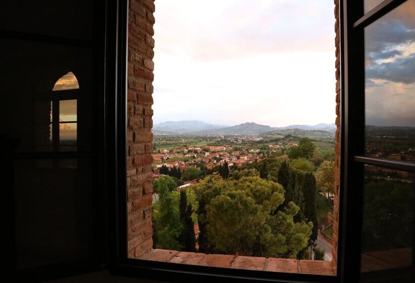 فندق فئة نجمة واحدة Castello Santarcangelo Di Romagna