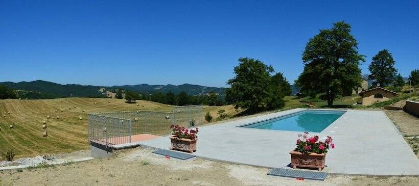 교외 호텔 Agriturismo Le Case