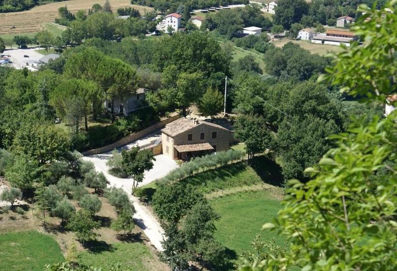 فندق ريفى Agriturismo Pascucci