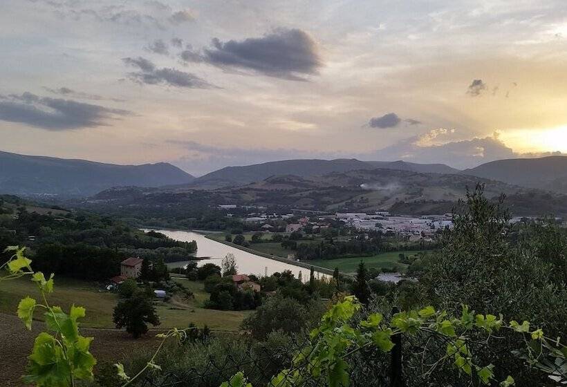 فندق ريفى Agriturismo Pascucci