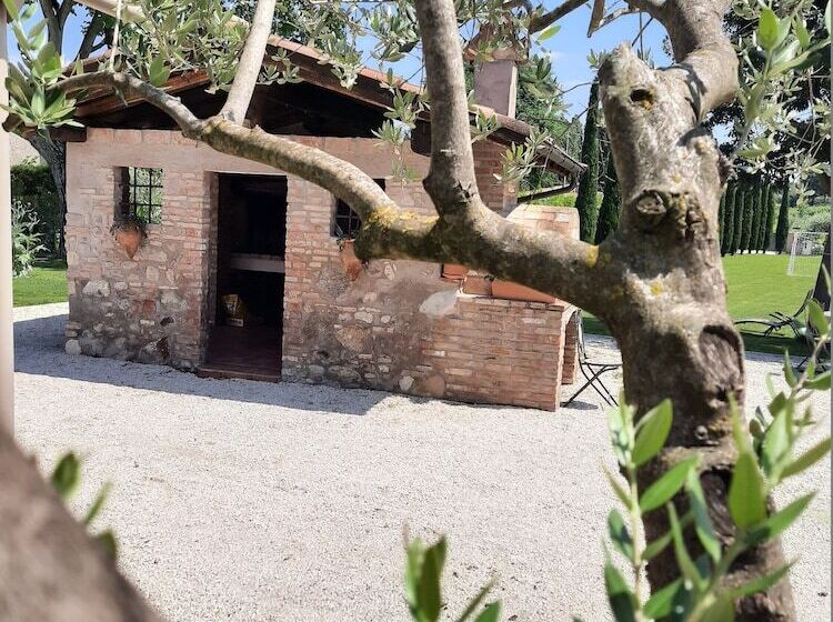 هتل روستایی Corte Davini Agriturismo